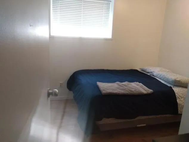 Private Bedroom On Basement Suite - Dover YYC